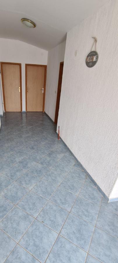 Apartments Hugo Малинска Экстерьер фото