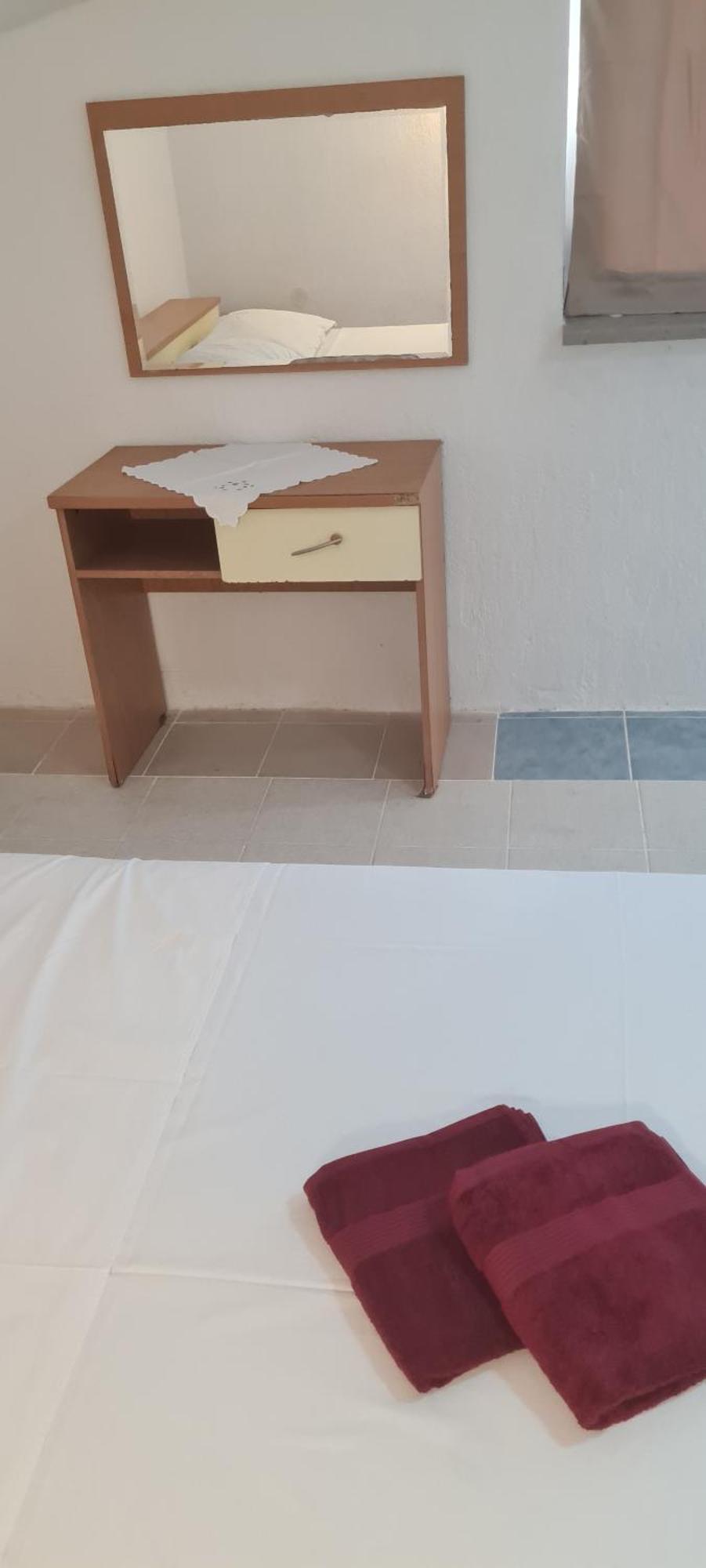 Apartments Hugo Малинска Номер фото