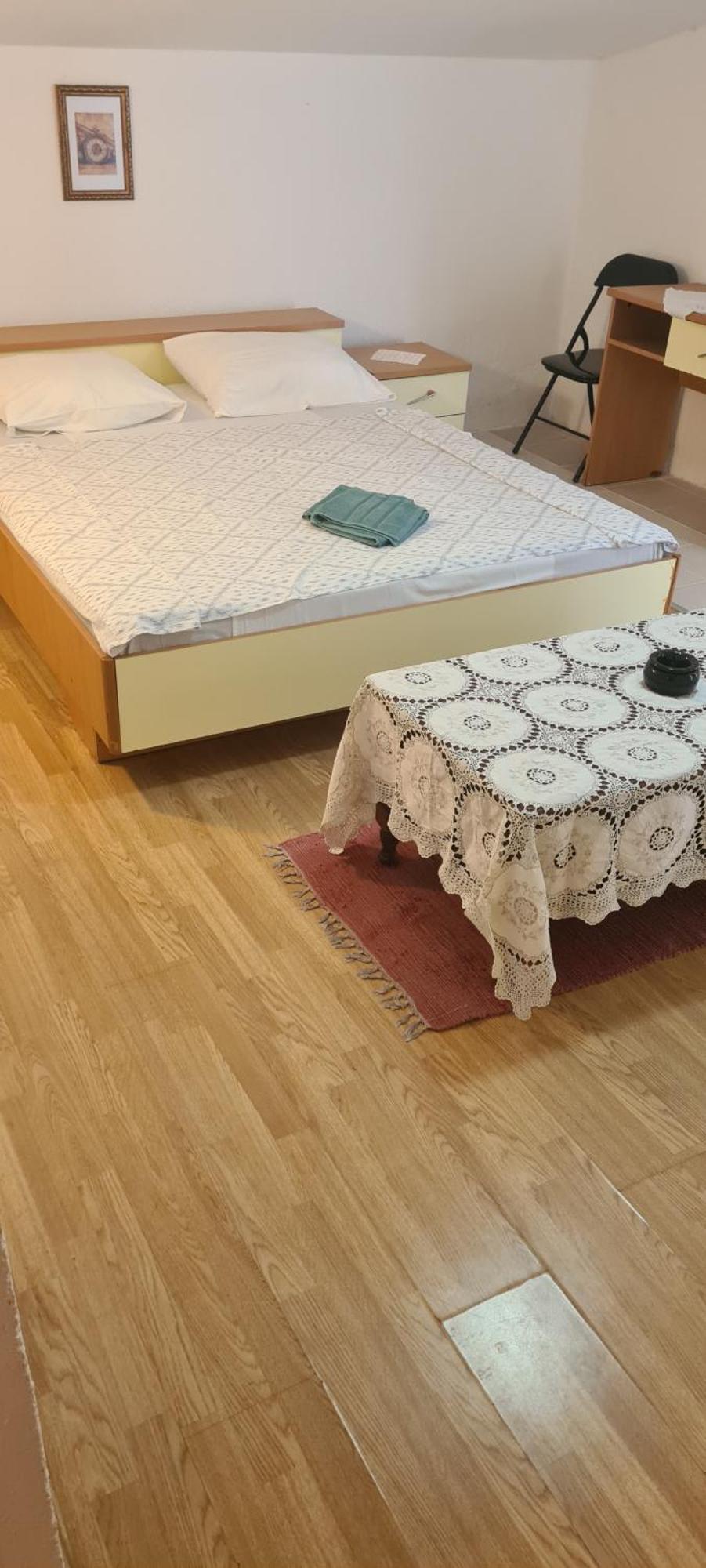Apartments Hugo Малинска Номер фото