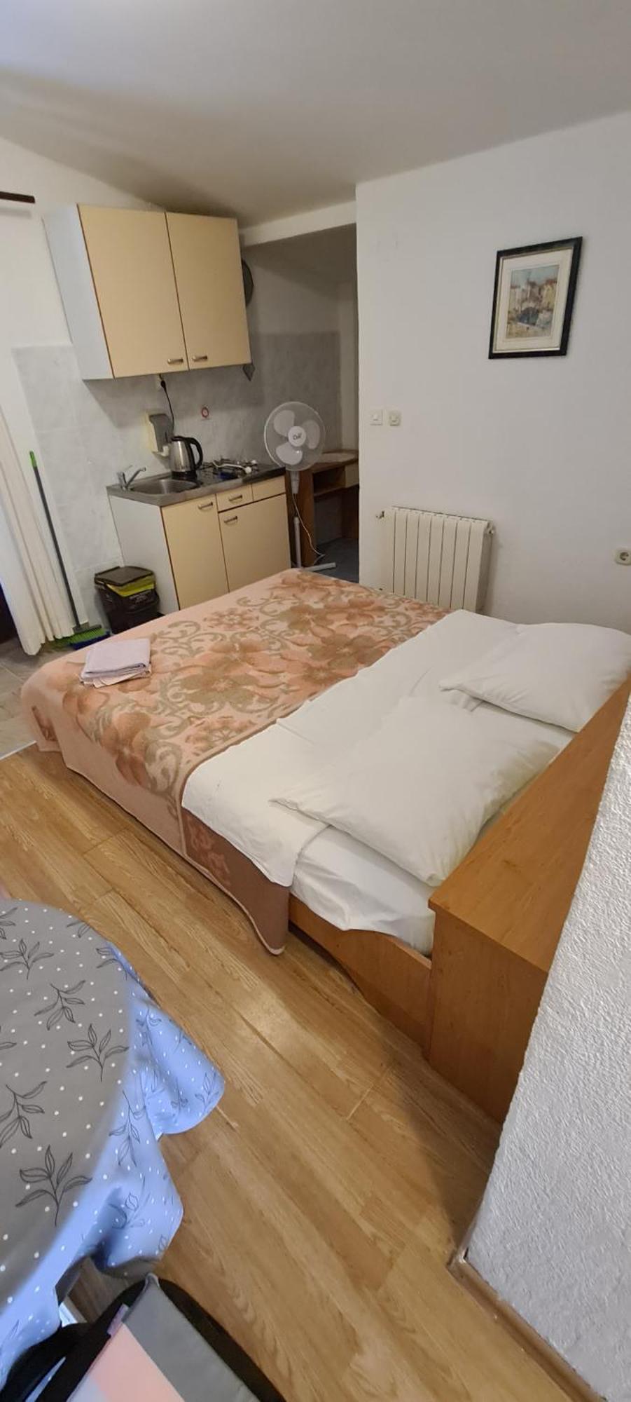 Apartments Hugo Малинска Номер фото