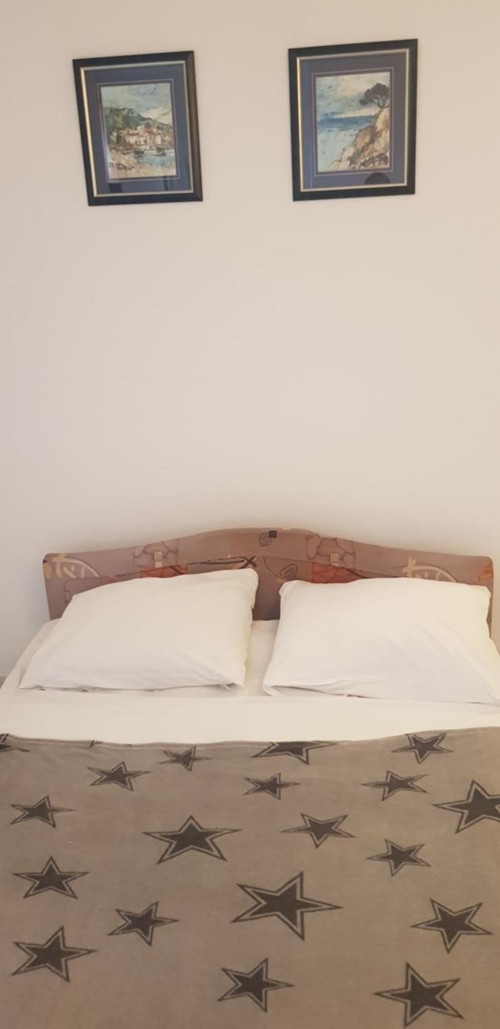 Apartments Hugo Малинска Номер фото