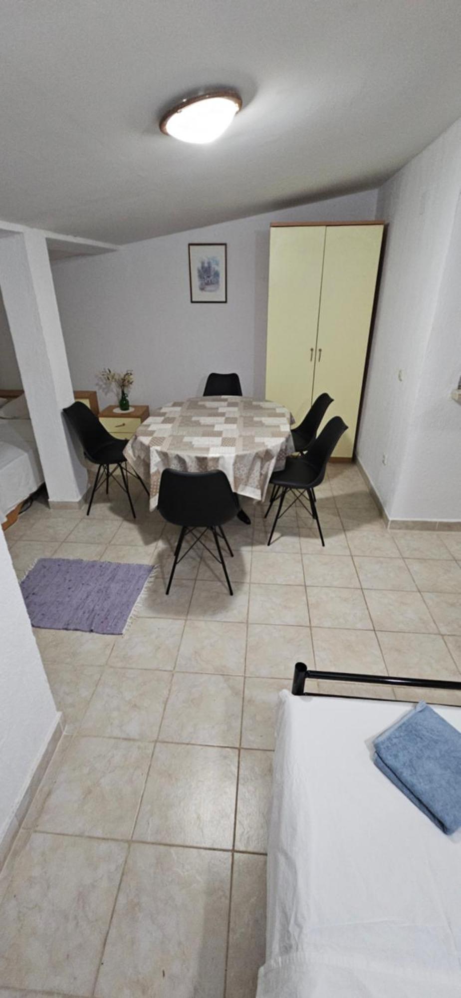 Apartments Hugo Малинска Номер фото